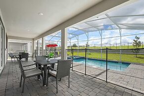 Luxury 10-bedroom Villa in Champions Gate Resort