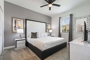 Luxury 10-bedroom Villa in Champions Gate Resort