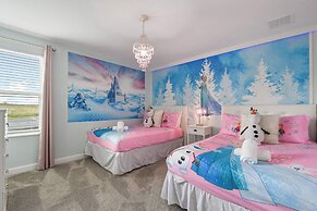 Luxury 10-bedroom Villa in Champions Gate Resort