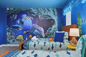 Luxury 10-bedroom Villa in Champions Gate Resort