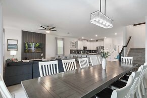 Luxury 10-bedroom Villa in Champions Gate Resort