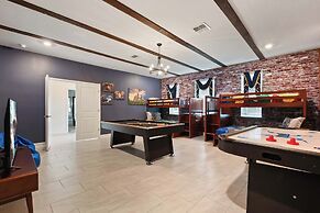 Luxury 10-bedroom Villa in Champions Gate Resort