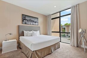 Minutes to Disney Chic Dream Villa With Stunning Patio and Resort Perk