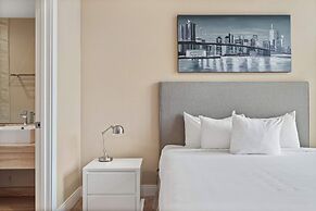 Minutes to Disney Chic Dream Villa With Stunning Patio and Resort Perk