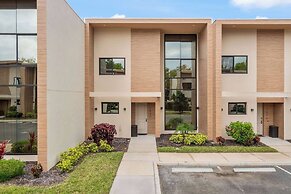 Minutes to Disney Chic Dream Villa With Stunning Patio and Resort Perk