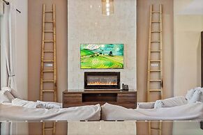 Minutes to Disney Chic Dream Villa With Stunning Patio and Resort Perk