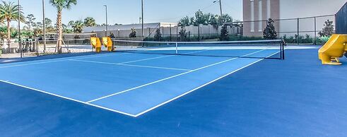 Minutes to Disney Chic Dream Villa With Stunning Patio and Resort Perk