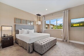 Minutes to Disney Chic Dream Villa With Stunning Patio and Resort Perk