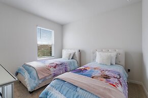 Solterra Villa With Screened Pool & Lake View