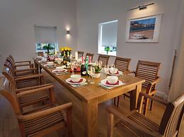 Moult Hill Barn