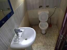 Watbridge Hotel and Suites