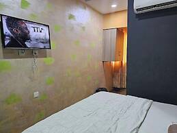 Watbridge Hotel and Suites