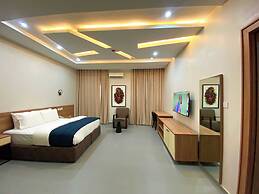 Watbridge Hotel and Suites