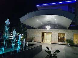 Watbridge Hotel and Suites