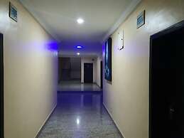 Watbridge Hotel and Suites