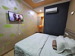 Watbridge Hotel and Suites