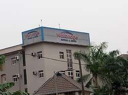 Watbridge Hotel and Suites