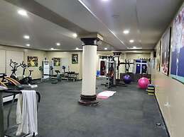 Watbridge Hotel and Suites