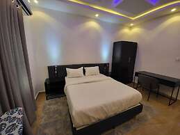 Watbridge Hotel and Suites
