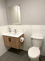 Modern 1BR 1BA Apartment