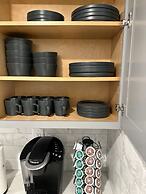 Modern 1BR 1BA Apartment