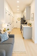 Modern 1BR 1BA Apartment