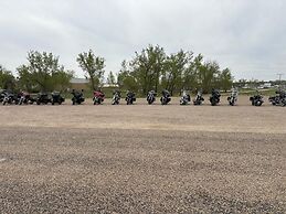 Maple Creek Motor Inn