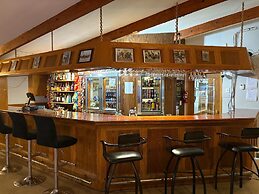 Maple Creek Motor Inn