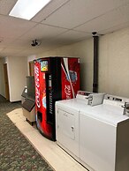 Maple Creek Motor Inn