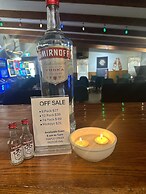 Maple Creek Motor Inn