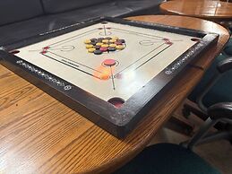 Maple Creek Motor Inn