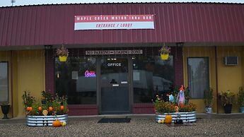 Maple Creek Motor Inn