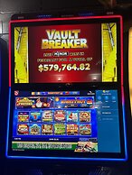 Maple Creek Motor Inn