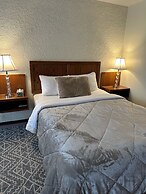 Maple Creek Motor Inn