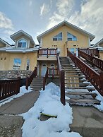 Riverside Way by Fernie Lodging Company