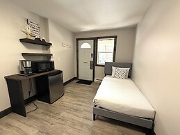 Riverside Way by Fernie Lodging Company