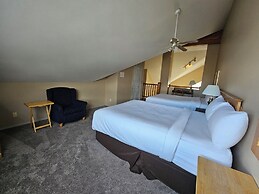 Riverside Way by Fernie Lodging Company