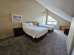 Riverside Way by Fernie Lodging Company