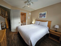 Riverside Way by Fernie Lodging Company