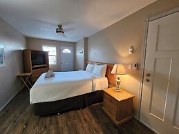 Riverside Way by Fernie Lodging Company