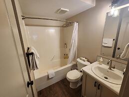Riverside Way by Fernie Lodging Company