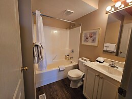 Riverside Way by Fernie Lodging Company