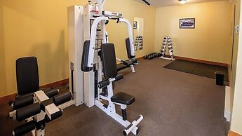 Riverside Way by Fernie Lodging Company