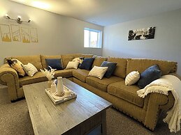 Riverside Way by Fernie Lodging Company