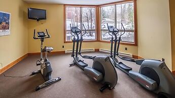 Riverside Way by Fernie Lodging Company