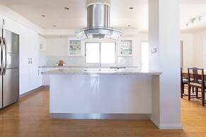 River Views on Renown