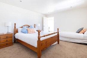 River Views on Renown