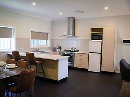 Eastend Studio Apartments