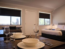 Eastend Studio Apartments