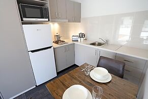 Eastend Studio Apartments